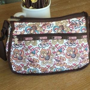Like new LeSportsac bag